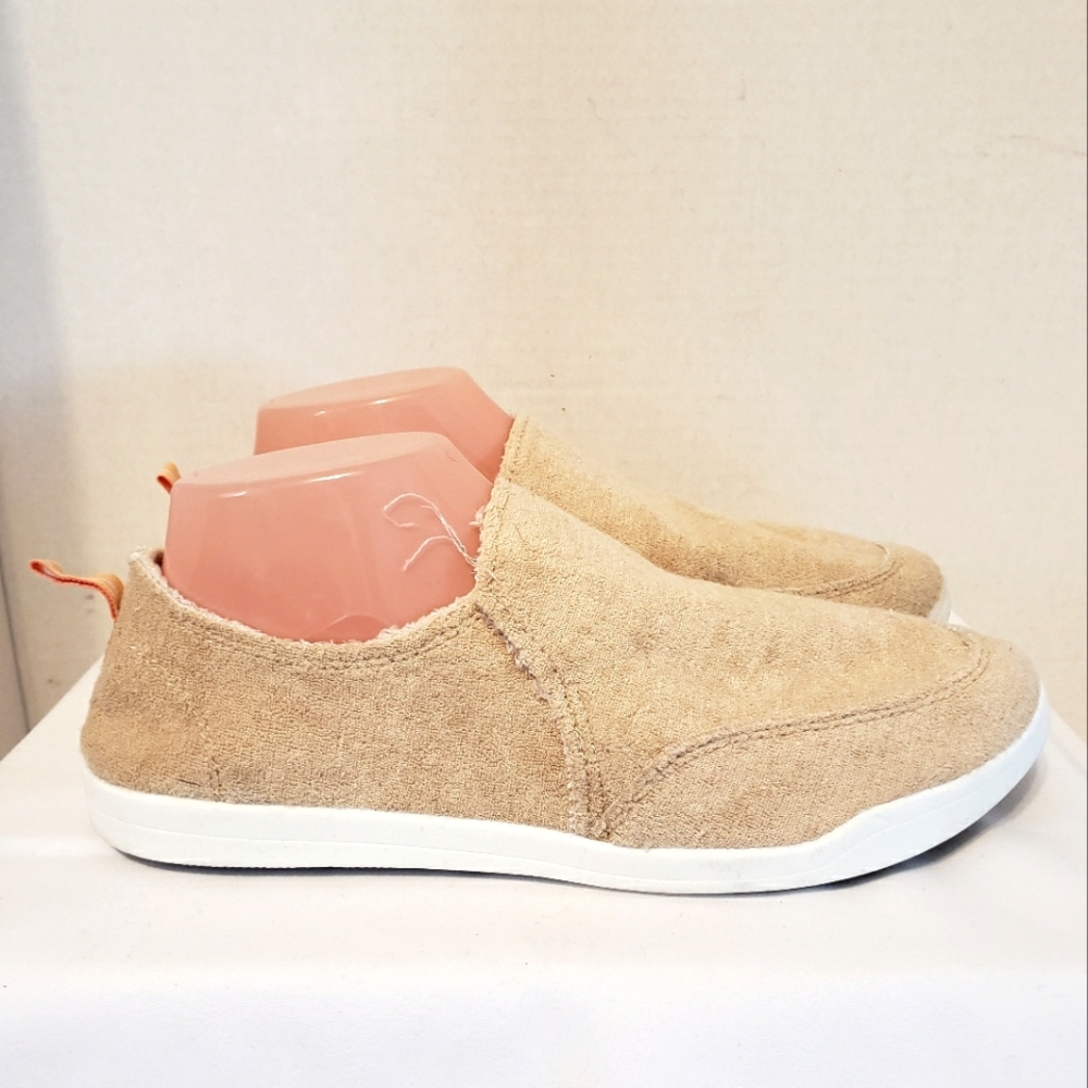 Vionic Beach Malibu Tan Terry Cloth Slip-on Beach Shoes Size: 8.5 - Picture 2 of 12
